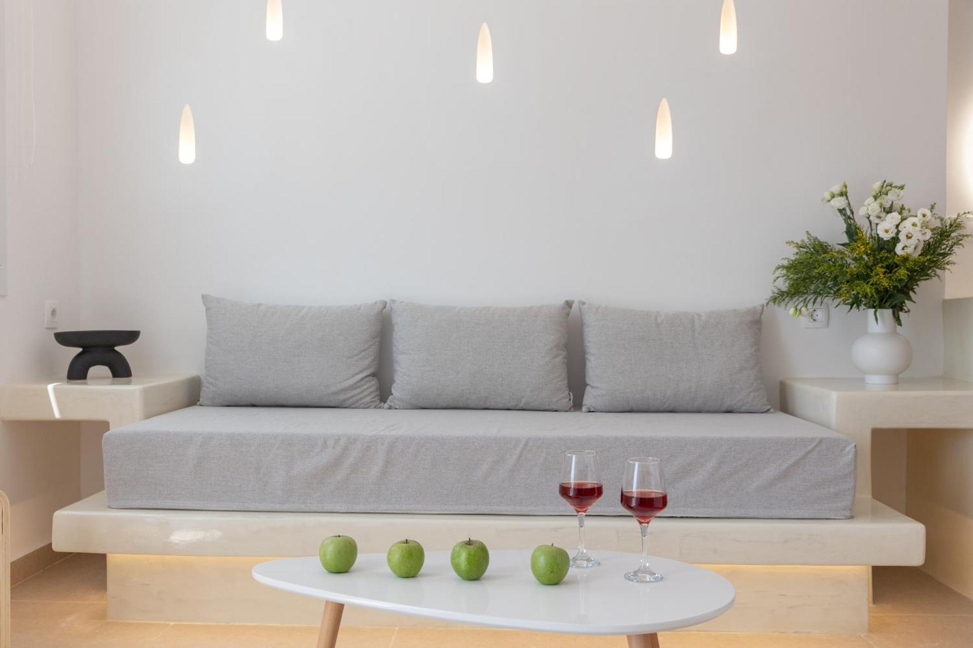 Theophrasti Suites Foinikia  Екстер'єр фото