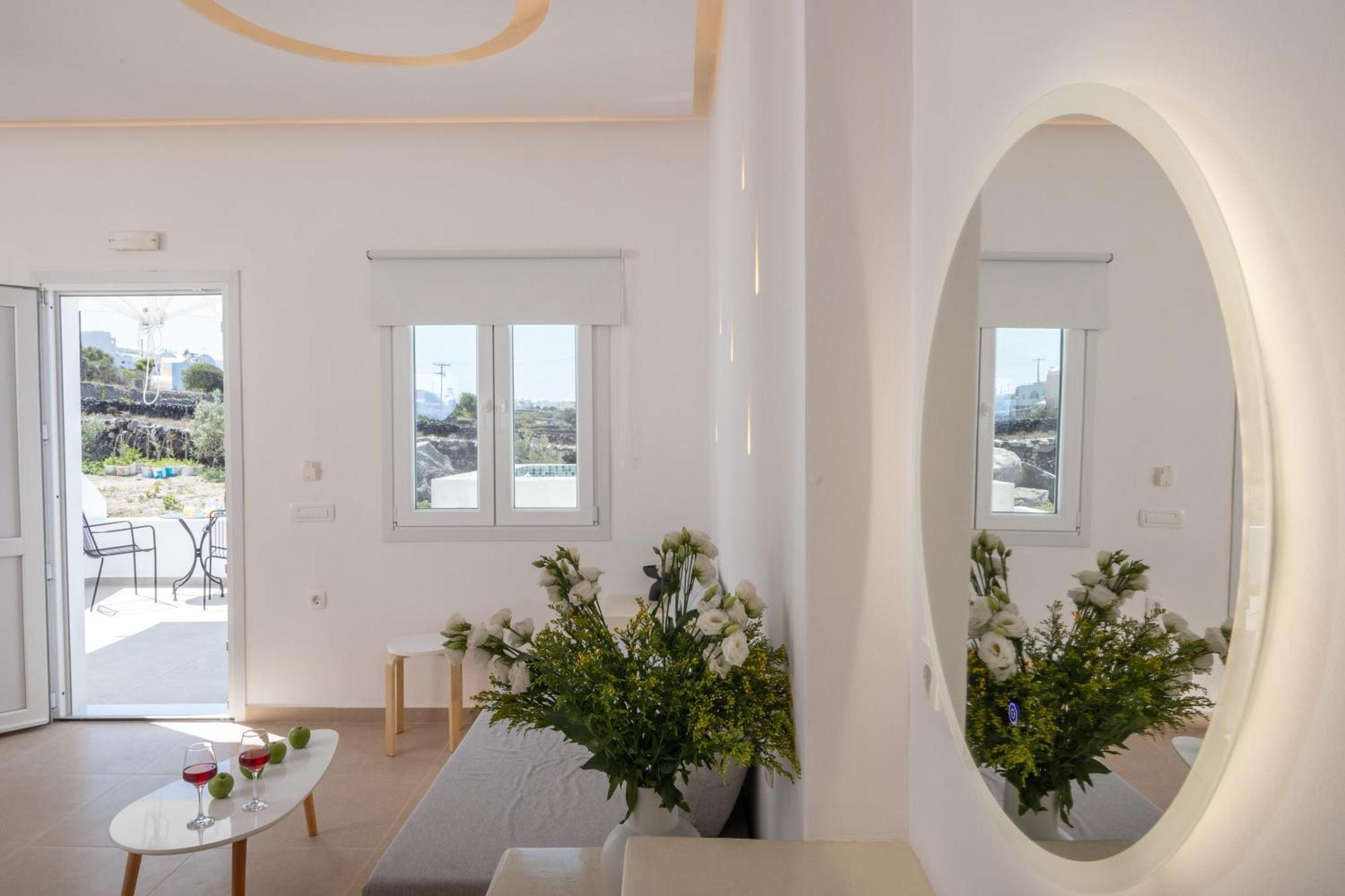 Theophrasti Suites Foinikia  Екстер'єр фото