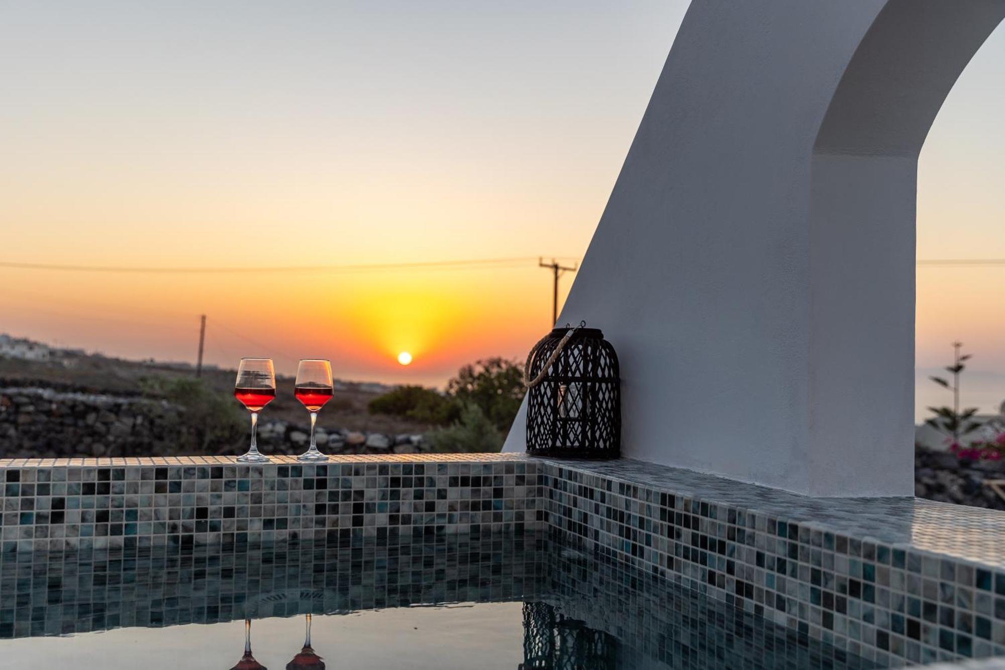 Theophrasti Suites Foinikia  Екстер'єр фото