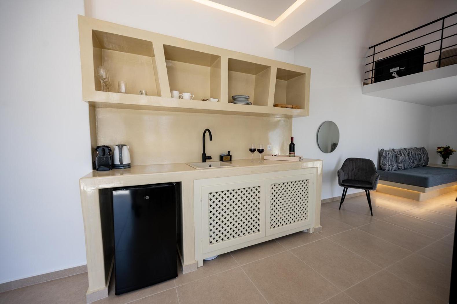 Theophrasti Suites Foinikia  Екстер'єр фото